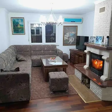 Peaceful House 1km From Centre Villa Velika Kladusa