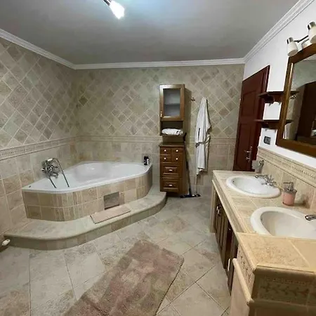 Peaceful House 1km From Centre Villa