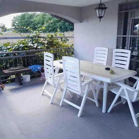 Peaceful House 1km From Centre