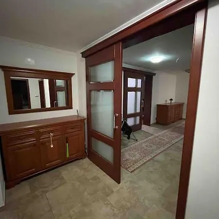 Peaceful House 1km From Centre Villa